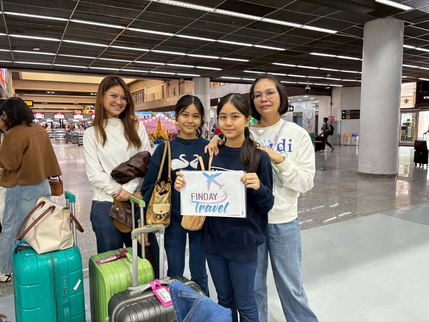 คณะคุณสุทธิดา ทริปจีน